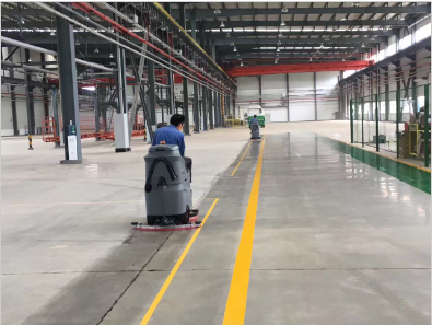 大型駕駛式洗地機(jī)如何操作？