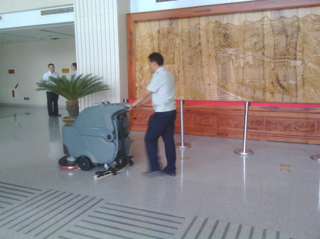 一款手推式洗地機(jī)有沒有購買價值？貴在哪里？