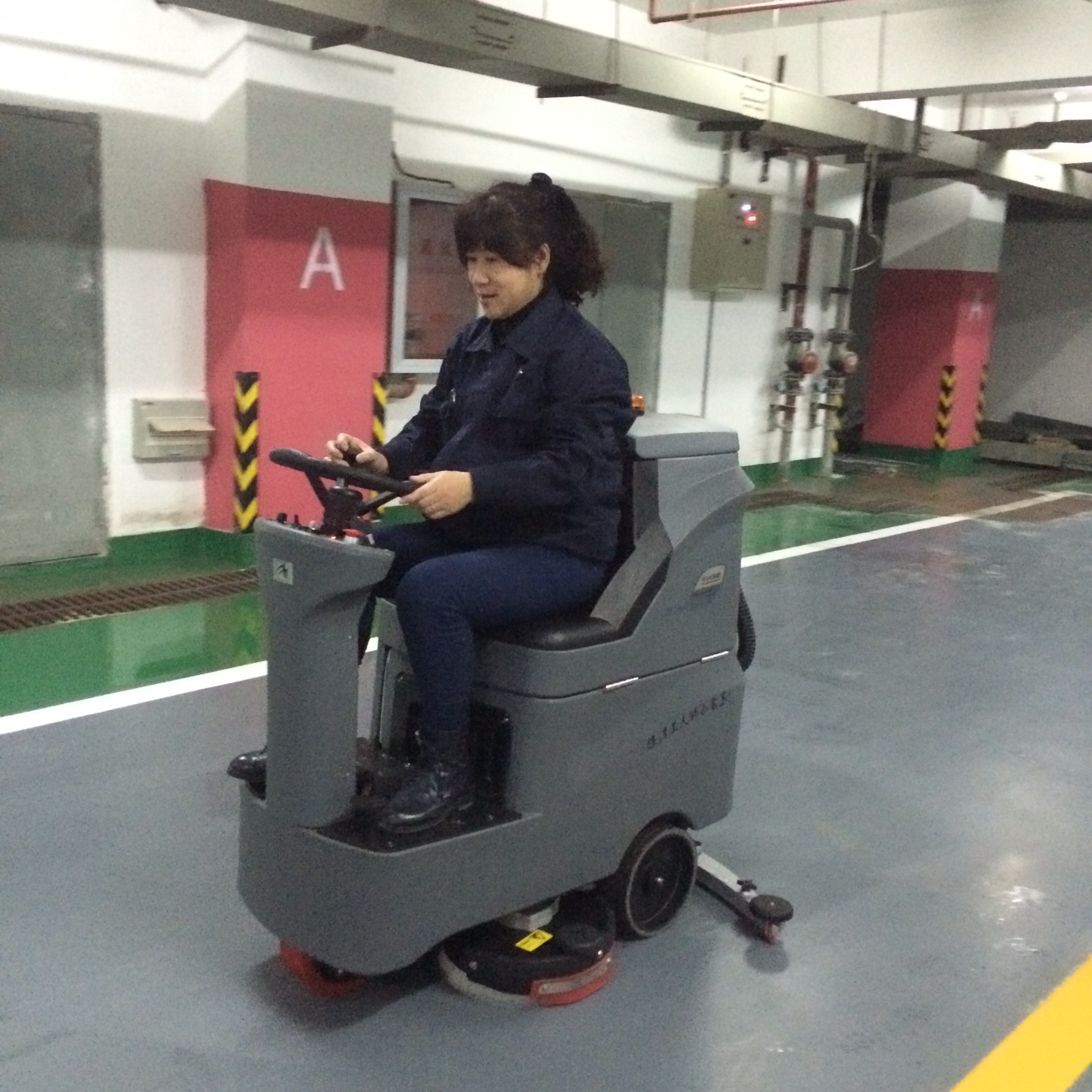 廠(chǎng)家直銷(xiāo)洗地車(chē)真的實(shí)惠嗎?